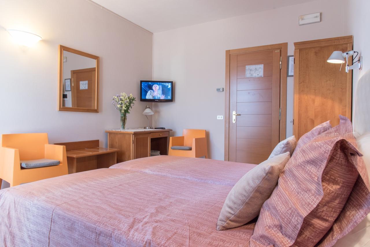 Hotel Antica Stallera Cannobio Bagian luar foto