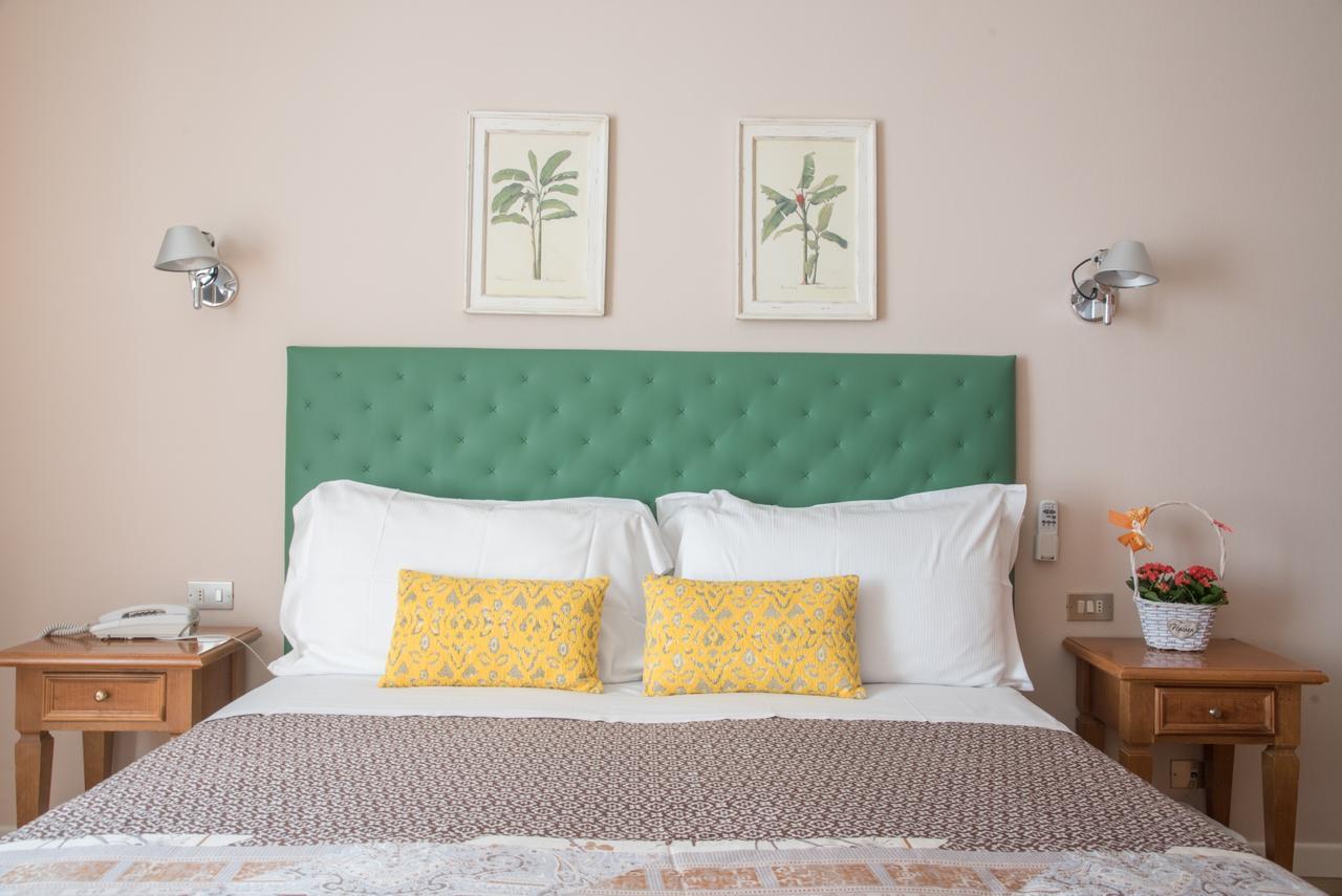Hotel Antica Stallera Cannobio Bagian luar foto